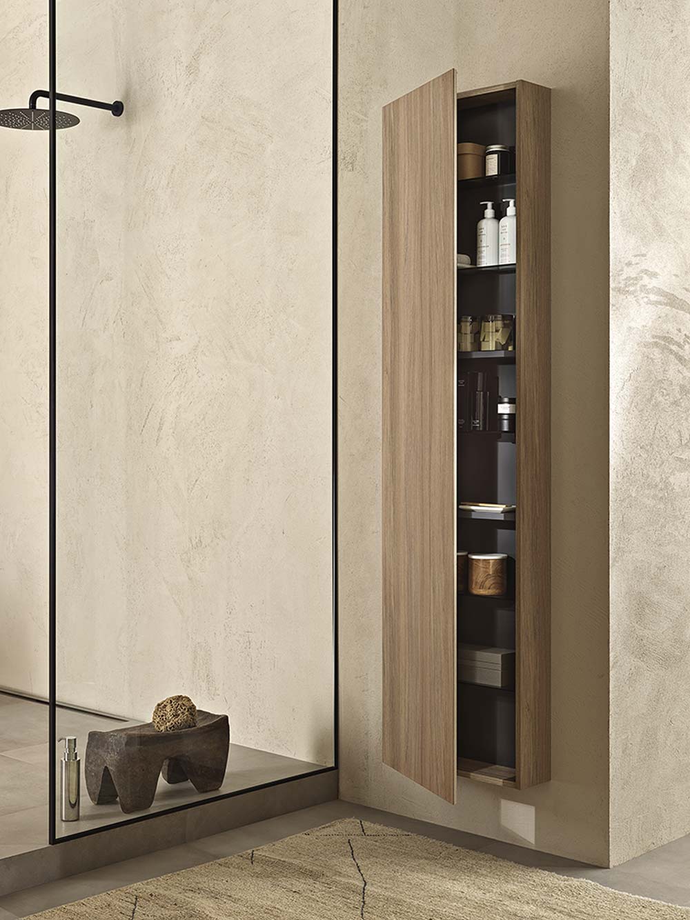 bagno per due Geberit iCon Mobile a colonna rovere naturale