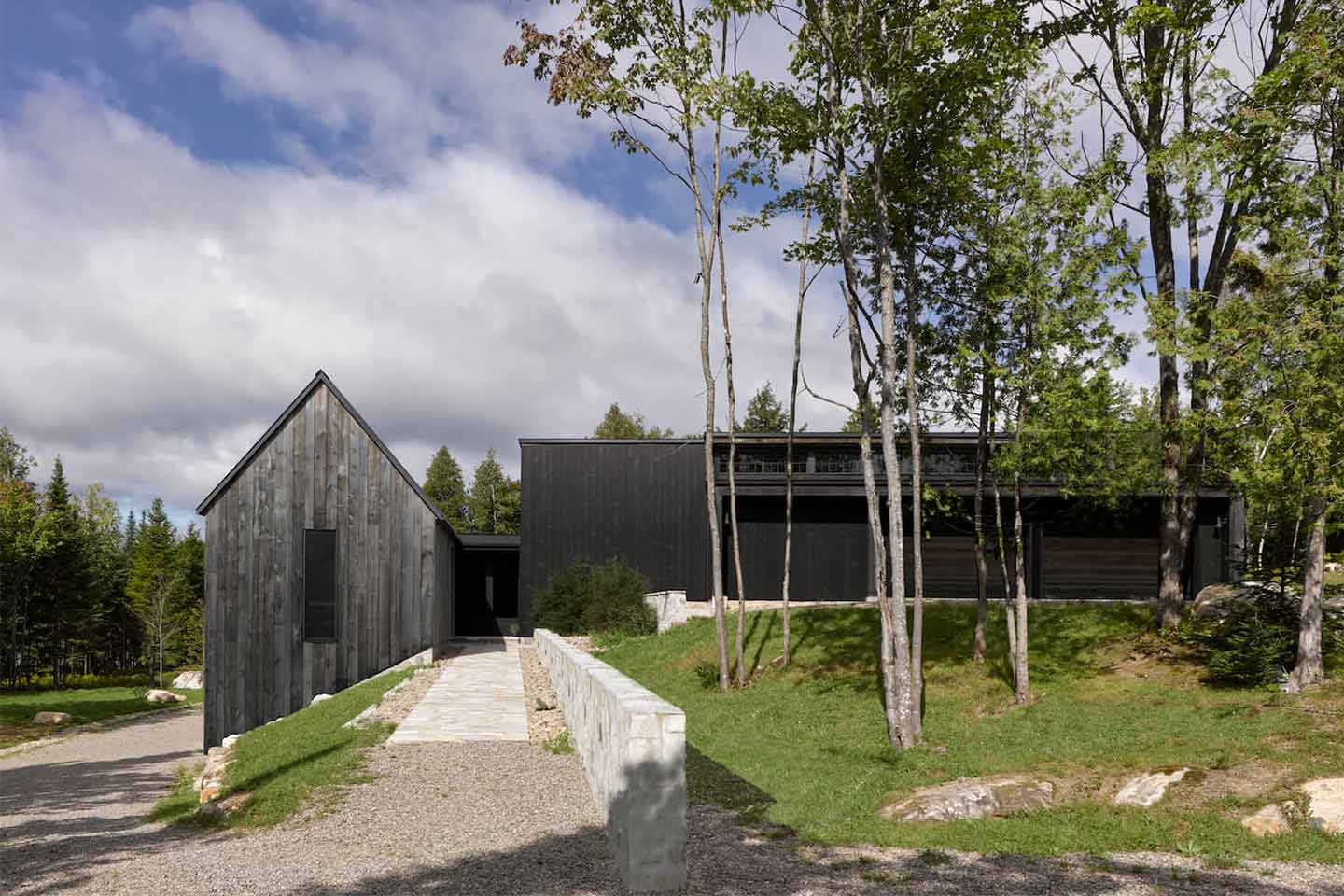 MG2 HOUSE by Alain Carle Architecte