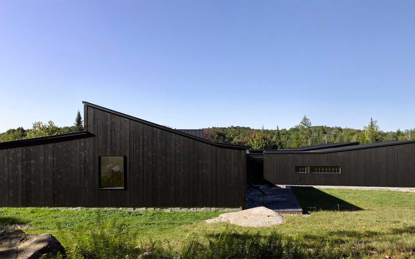 MG2 House by Alai Carle Architecte