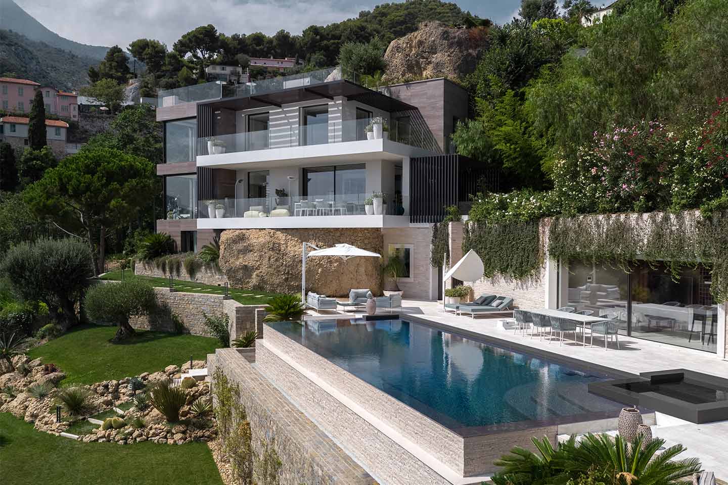 studio Donizelli progetta Villa Le in Costa Azzurra