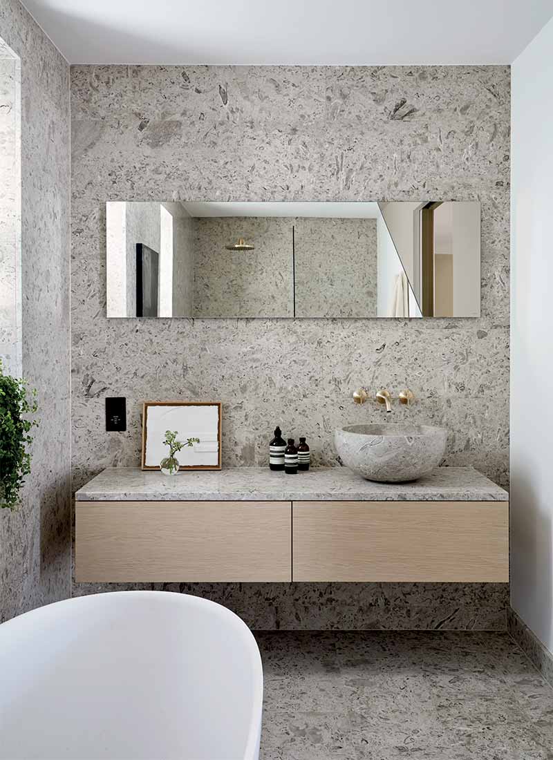 DORNBRACHT Kensington Mews House Bathroom 2