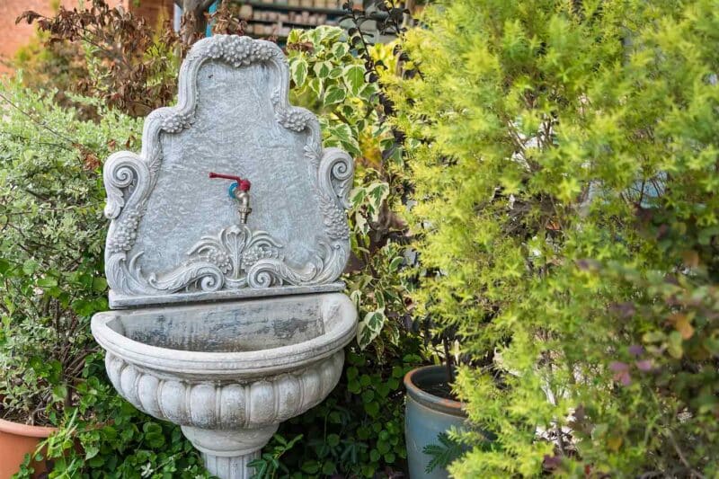 Guida alla manutenzione delle fontane da giardino