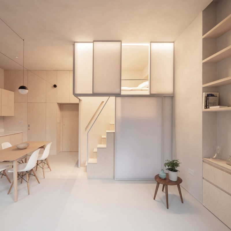 un micro-appartamento di soli 29 mq con soffitti alti