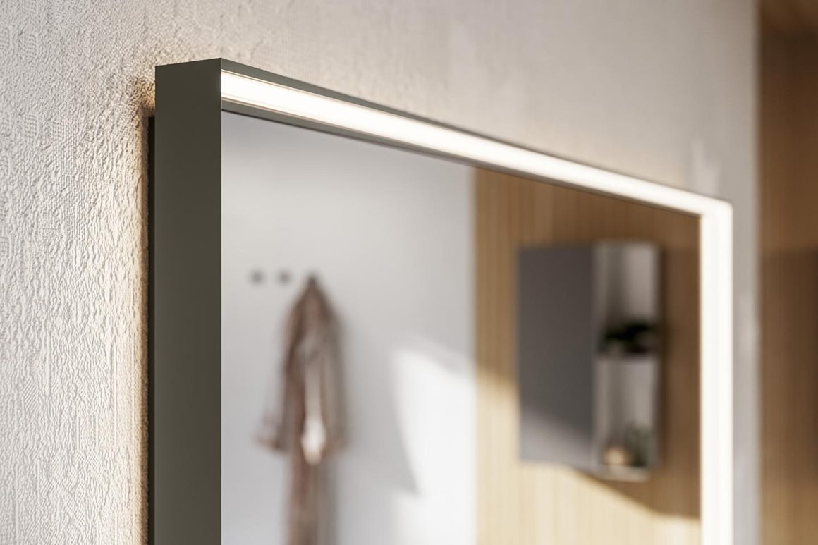 particolare cornice specchio bagno Pirano di Inda