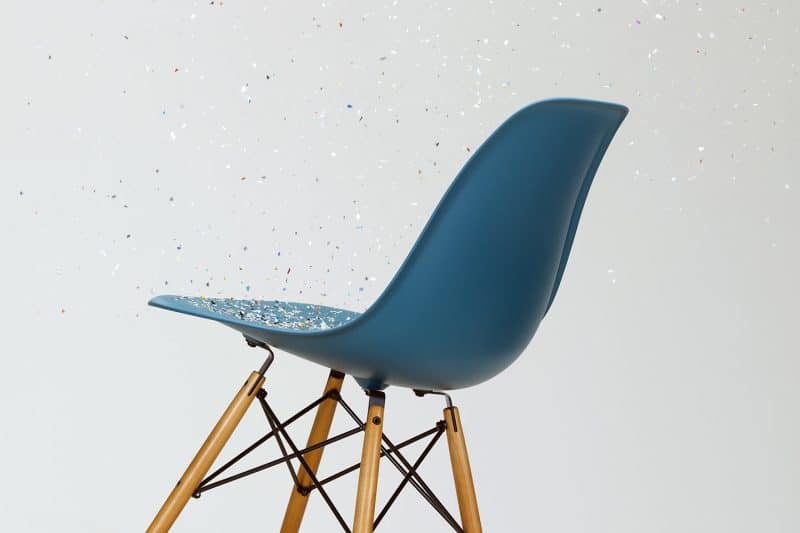 Eames Plastic Chair RE: dal 2024 in plastica riciclata post-consumo