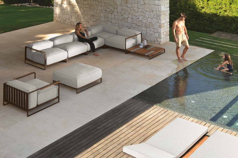 arredamento outdoor per una piscina da sogno