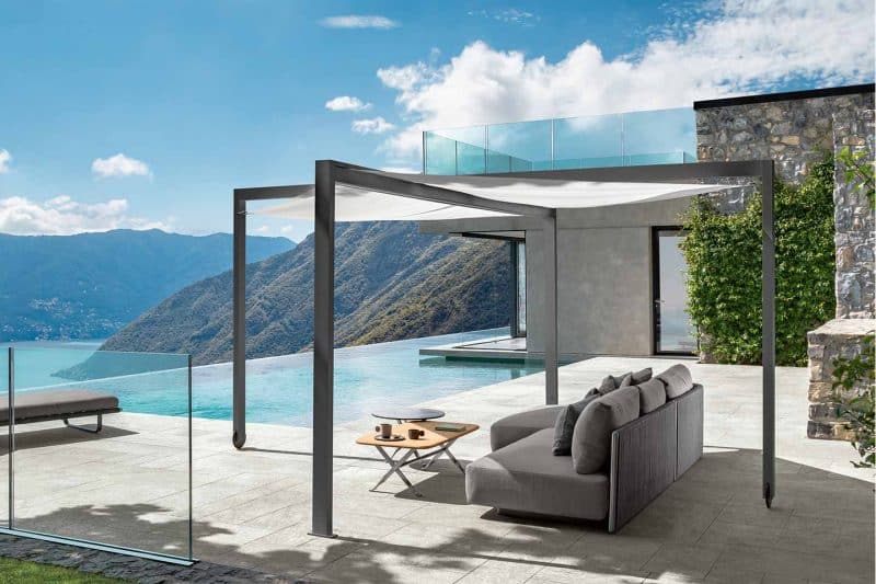 arredamento outdoor per una zona piscina da sogno