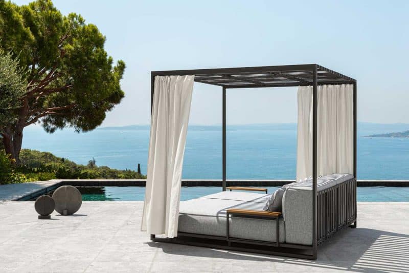Piscina da sogno: idee e suggerimenti per arredare il tuo angolo di paradiso