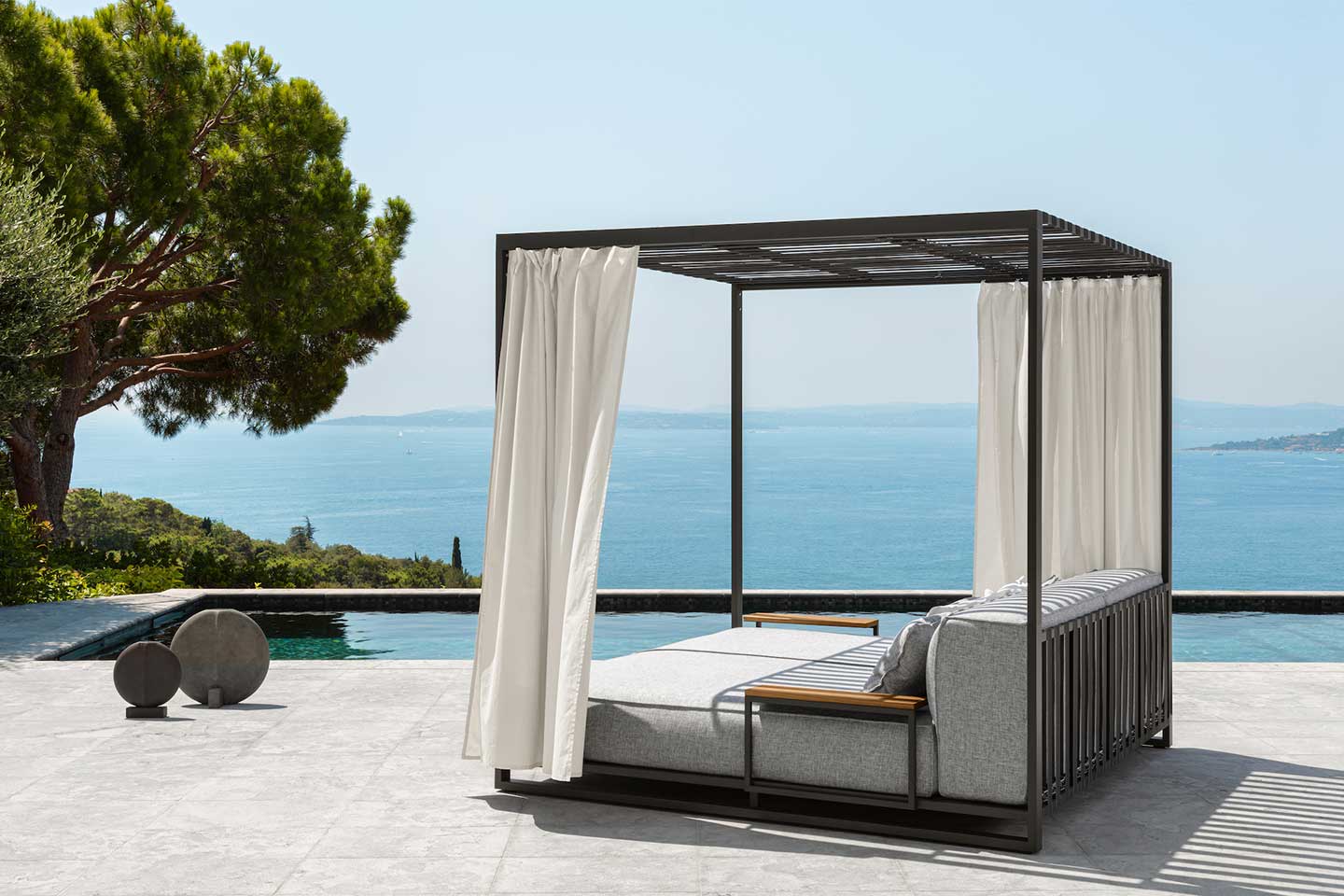idee e suggerimenti per arredare la tua piscina da sogno