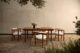 tavolo da pranzo in legno da giardino dall'eleganza senza tempo