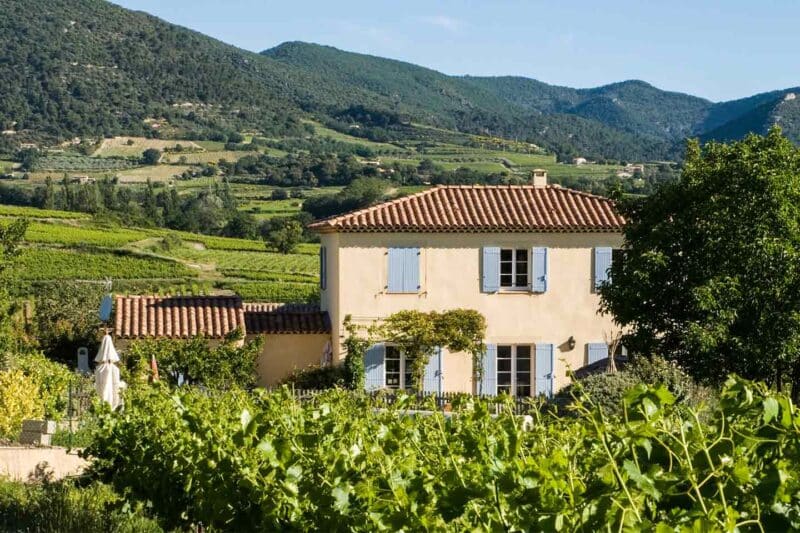 Trasformare casa in un Bed and Breakfast: norme, requisiti e lavori di ristrutturazione
