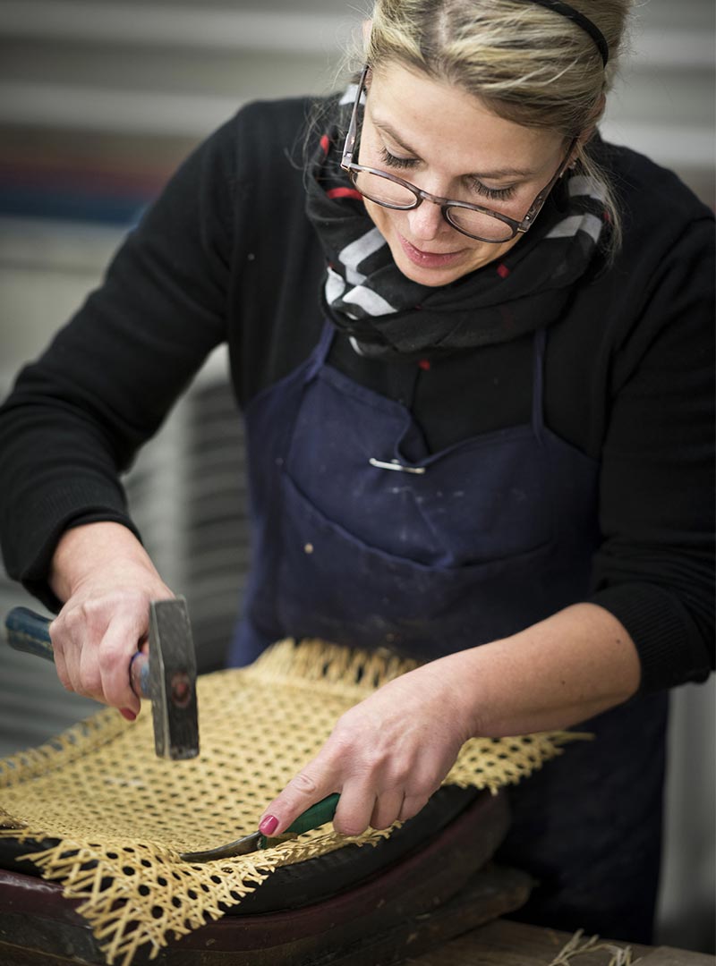 La Paglia di Vienna: dal passato al futuro tra moda e design 7 sedia Thonet in costruzione