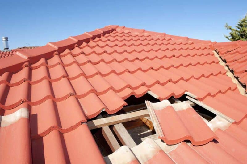 How to Repair a Roof by Yourself: Simple DIY Tips for Homeowners