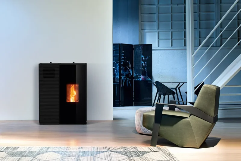 EIKO 365 di MCZ: la stufa a pellet con condizionatore integrato che rivoluziona il comfort domestico