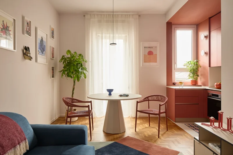 MM40, il piccolo appartamento milanese che racconta il Sud attraverso il design contemporaneo