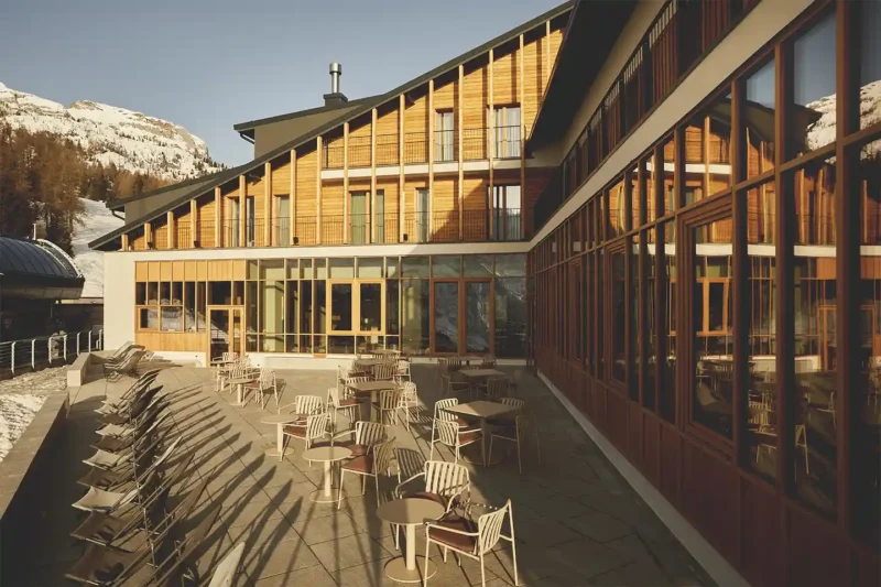 Un nuovo racconto di luce e materia: la rinascita contemporanea di Colere 1600 by Cloud 7 Hotels