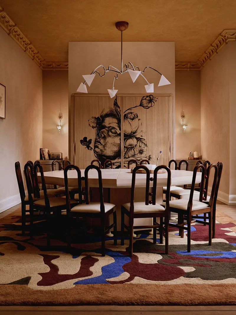 Atlas of Desire, sala da pranzo con armadio illustrato firmato Baisi e Guadagnino per Zara Home