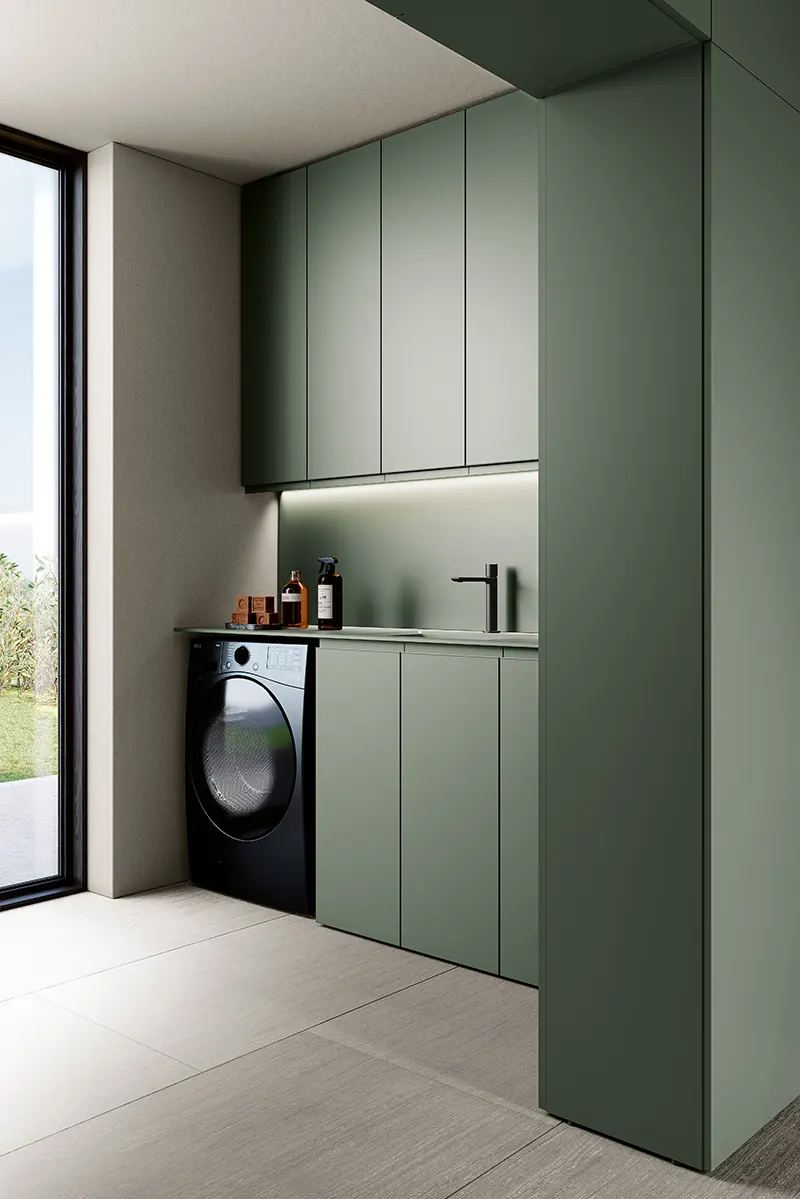 Come integrare la lavanderia di design nel bagno con mobili verde salvia